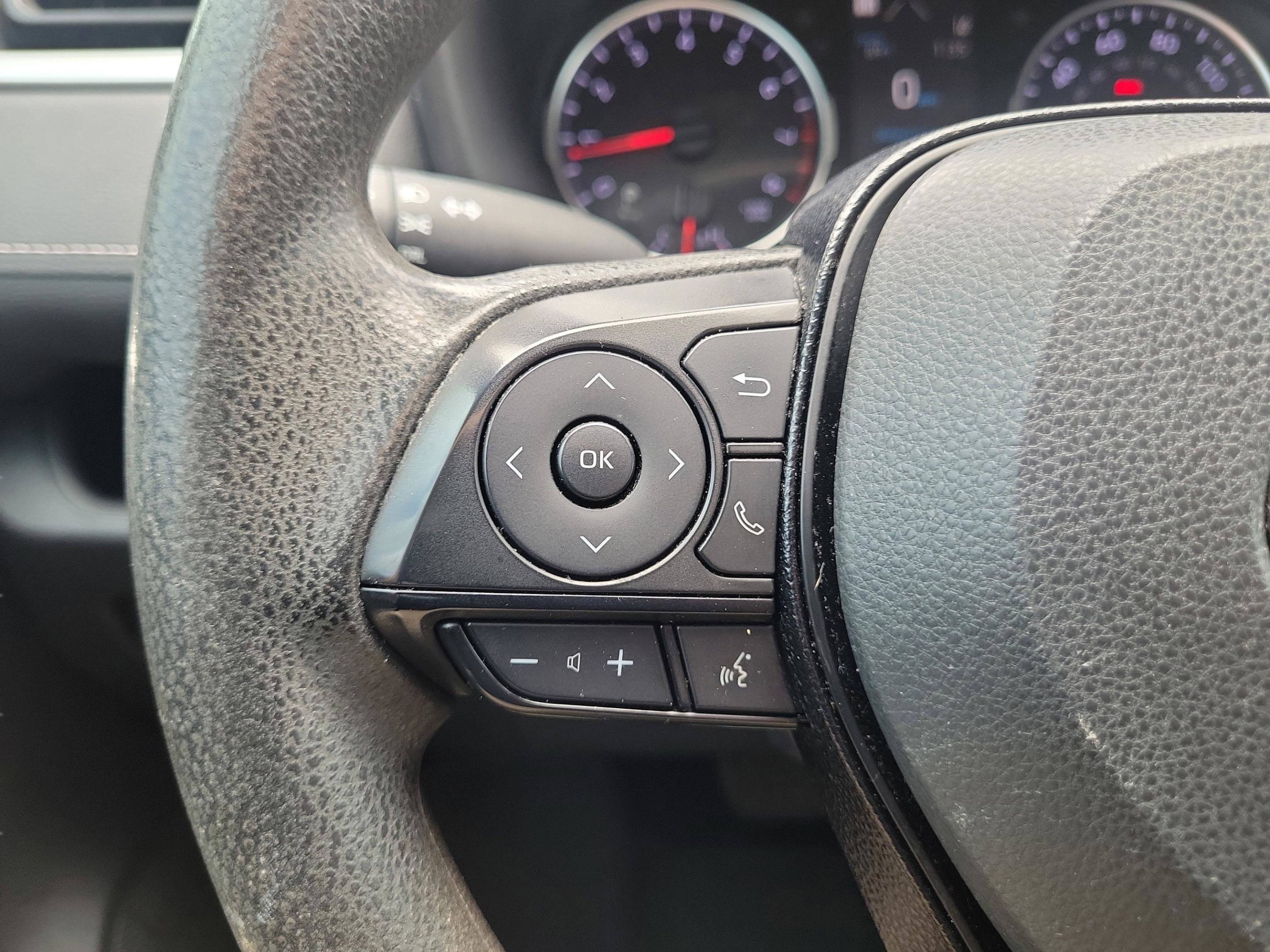 Used 2021 Toyota RAV4 LE FWD image 28