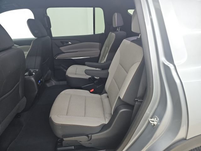 Used 2025 Chevrolet Traverse LT FWD image 5