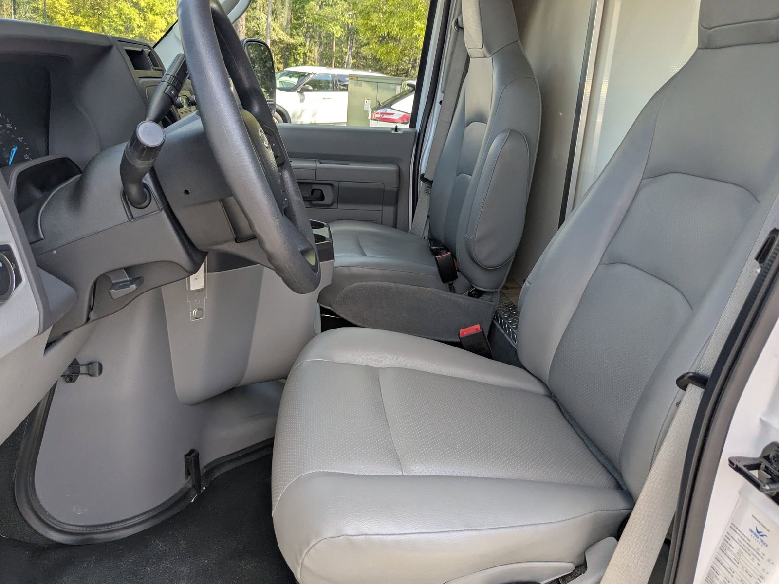 Certified 2024 Ford E-350 and Econoline 350 Super Duty w/ Power Windows & Locks Group image 16