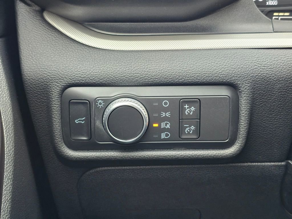 Used 2020 Ford Explorer XLT w/ Comfort Package image 37