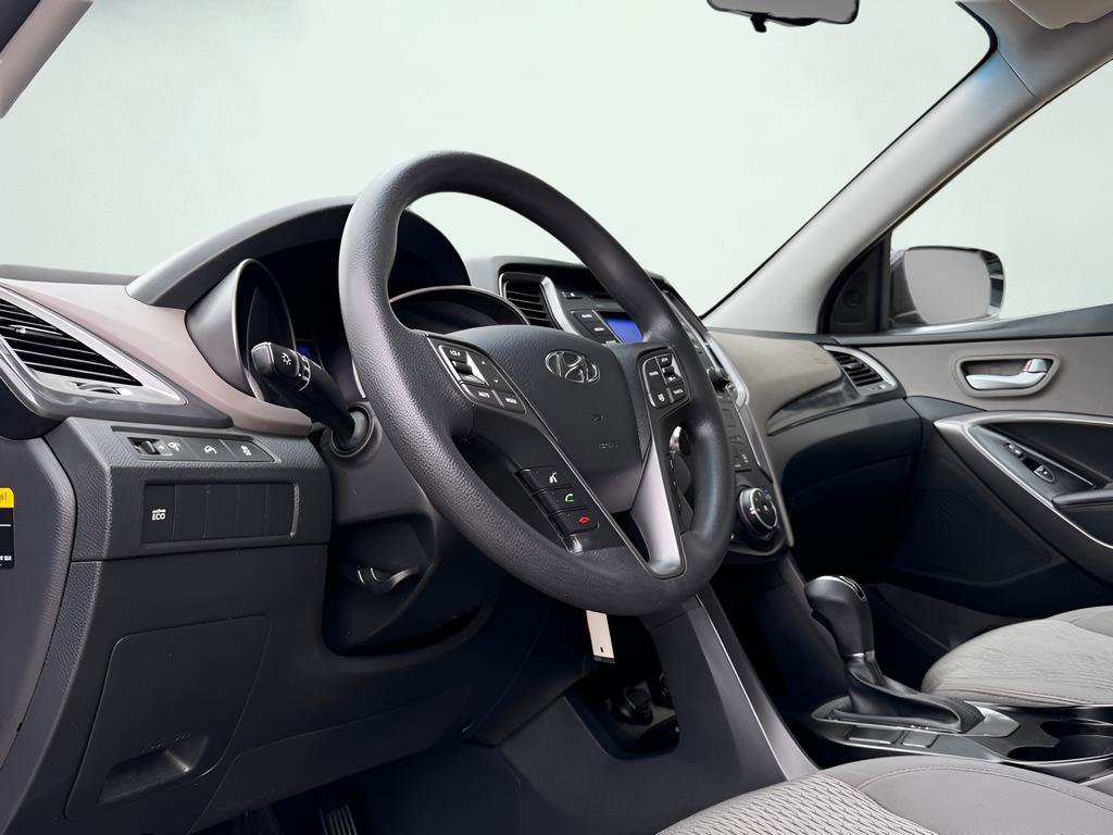 Used 2014 Hyundai Santa Fe Sport FWD image 2