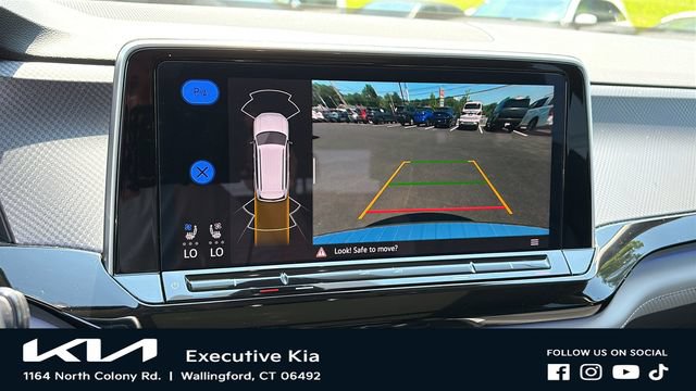 Used 2024 Volkswagen Atlas Peak Edition SE AWD/4WD image 18