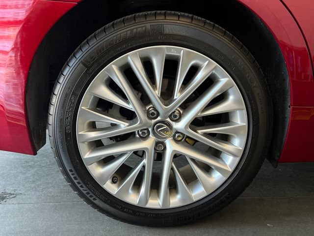 Used 2014 Lexus ES 350 w/ Luxury Package FWD image 11