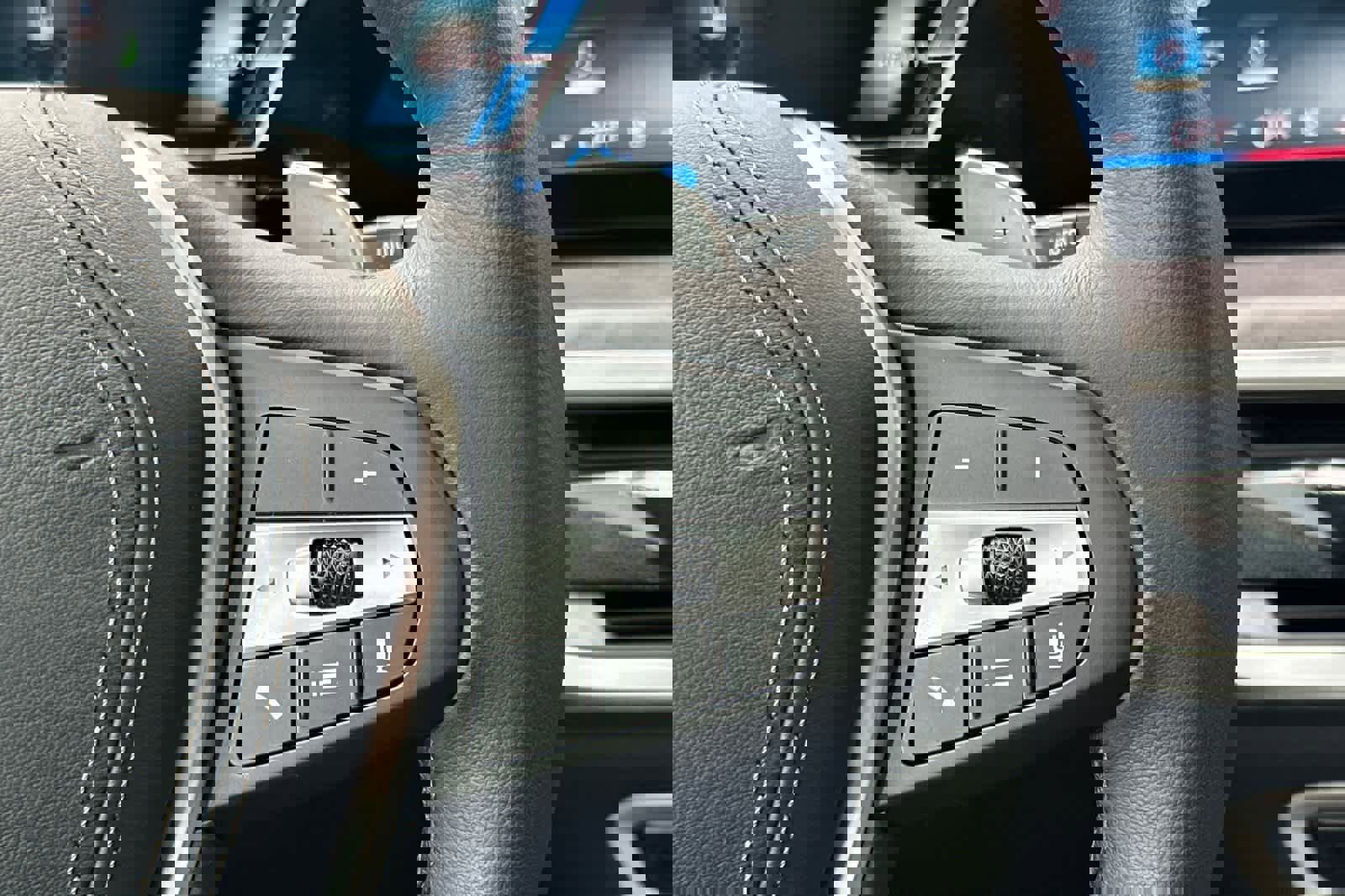 Used 2025 BMW X5 xDrive50e image 28