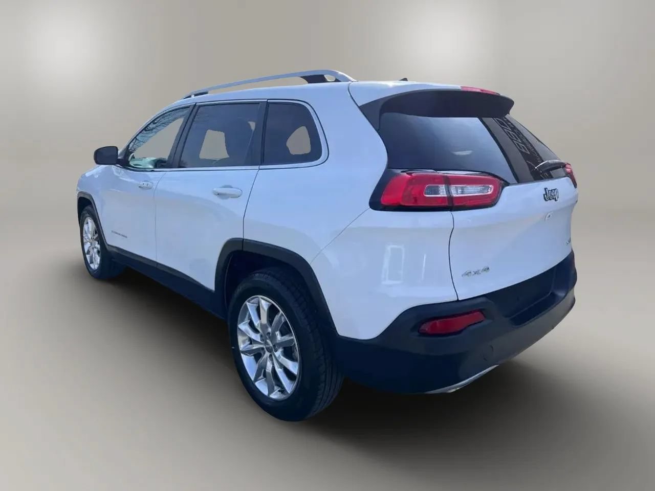 Used 2016 Jeep Cherokee Limited AWD/4WD image 7