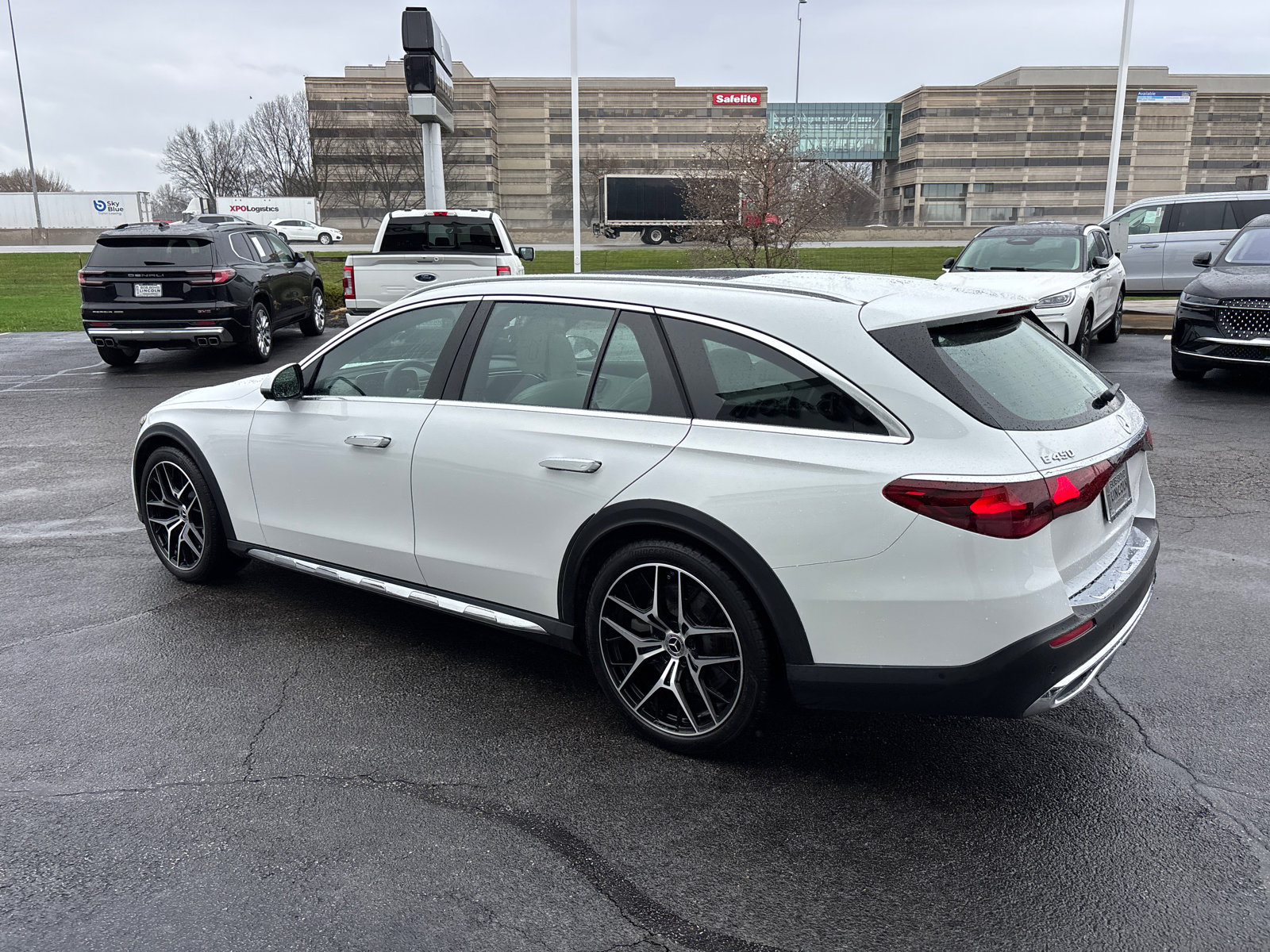 Used 2026 Mercedes-Benz E 450 4MATIC All-Terrain Wagon image 5