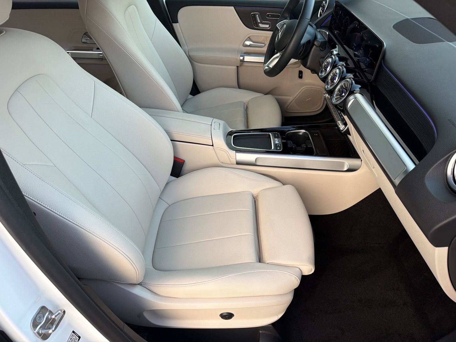 Used 2026 Mercedes-Benz GLB 250 4MATIC image 26