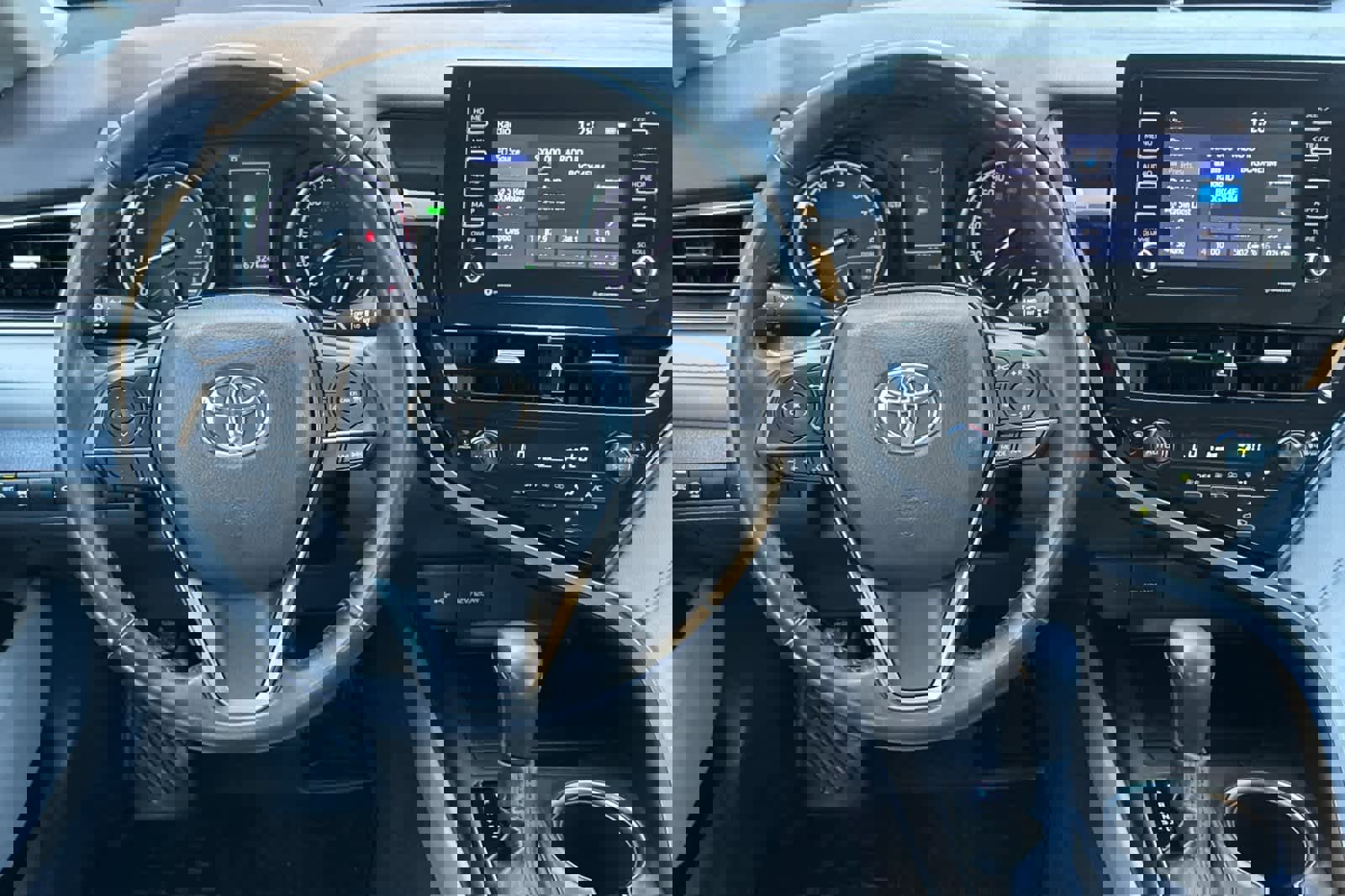 Used 2022 Toyota Camry SE w/ Convenience Package FWD image 13