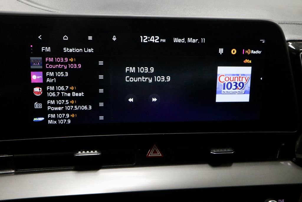 Used 2023 Kia Sportage EX image 4