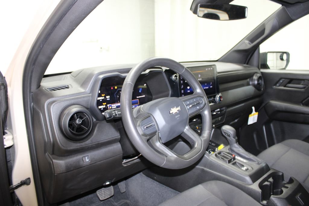 Used 2024 Chevrolet Colorado W/T image 33