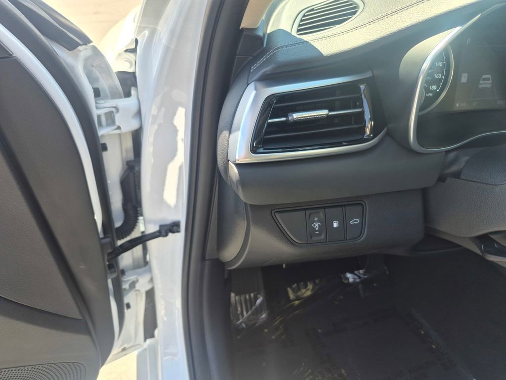 Used 2026 Genesis G70 2.5T image 18