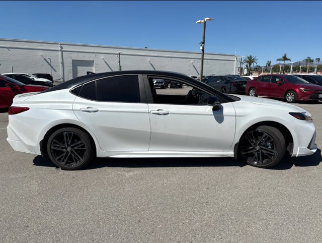 Used 2025 Toyota Camry XSE FWD image 5