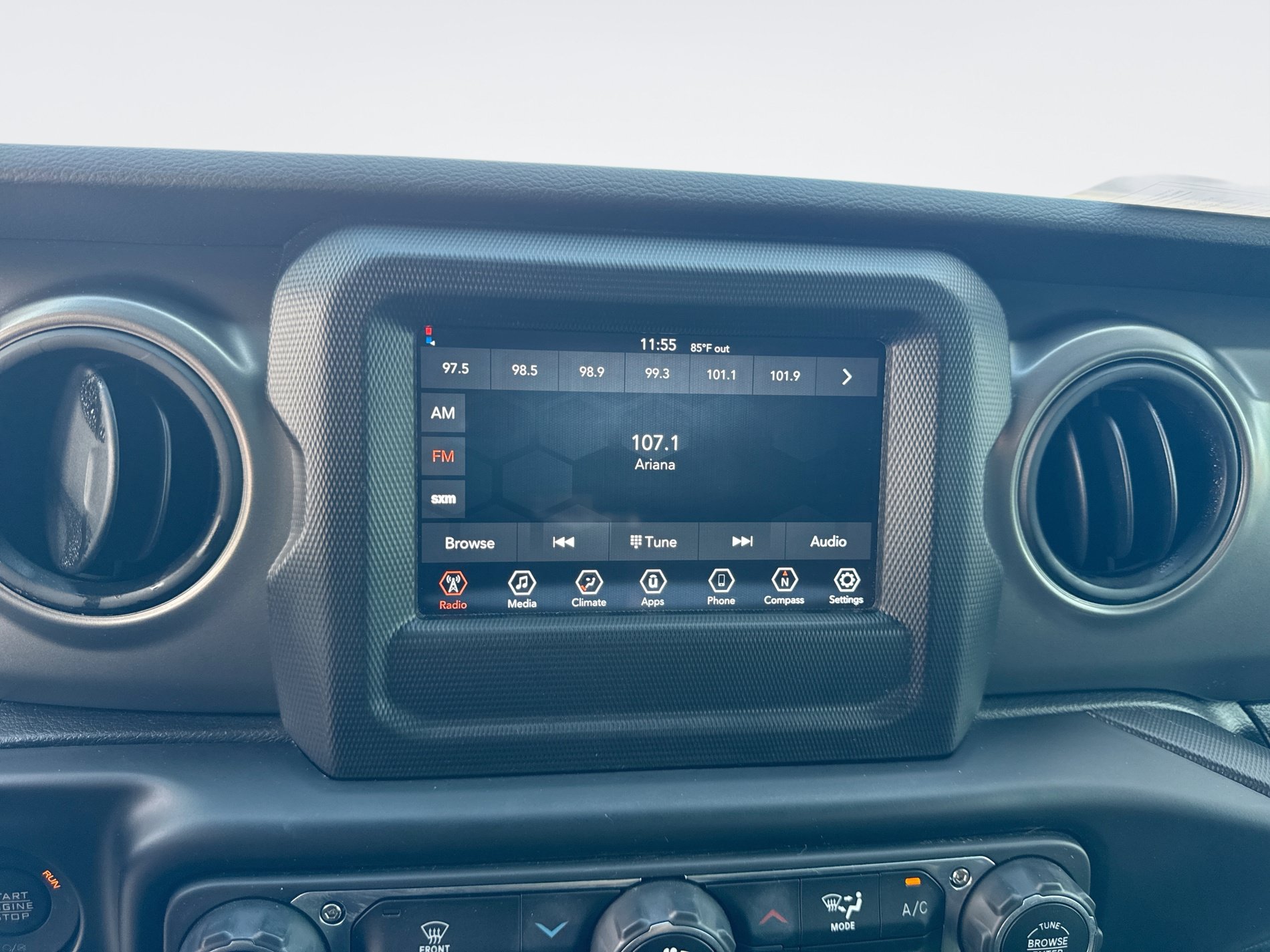 Used 2022 Jeep Wrangler Unlimited Sport AWD/4WD image 18