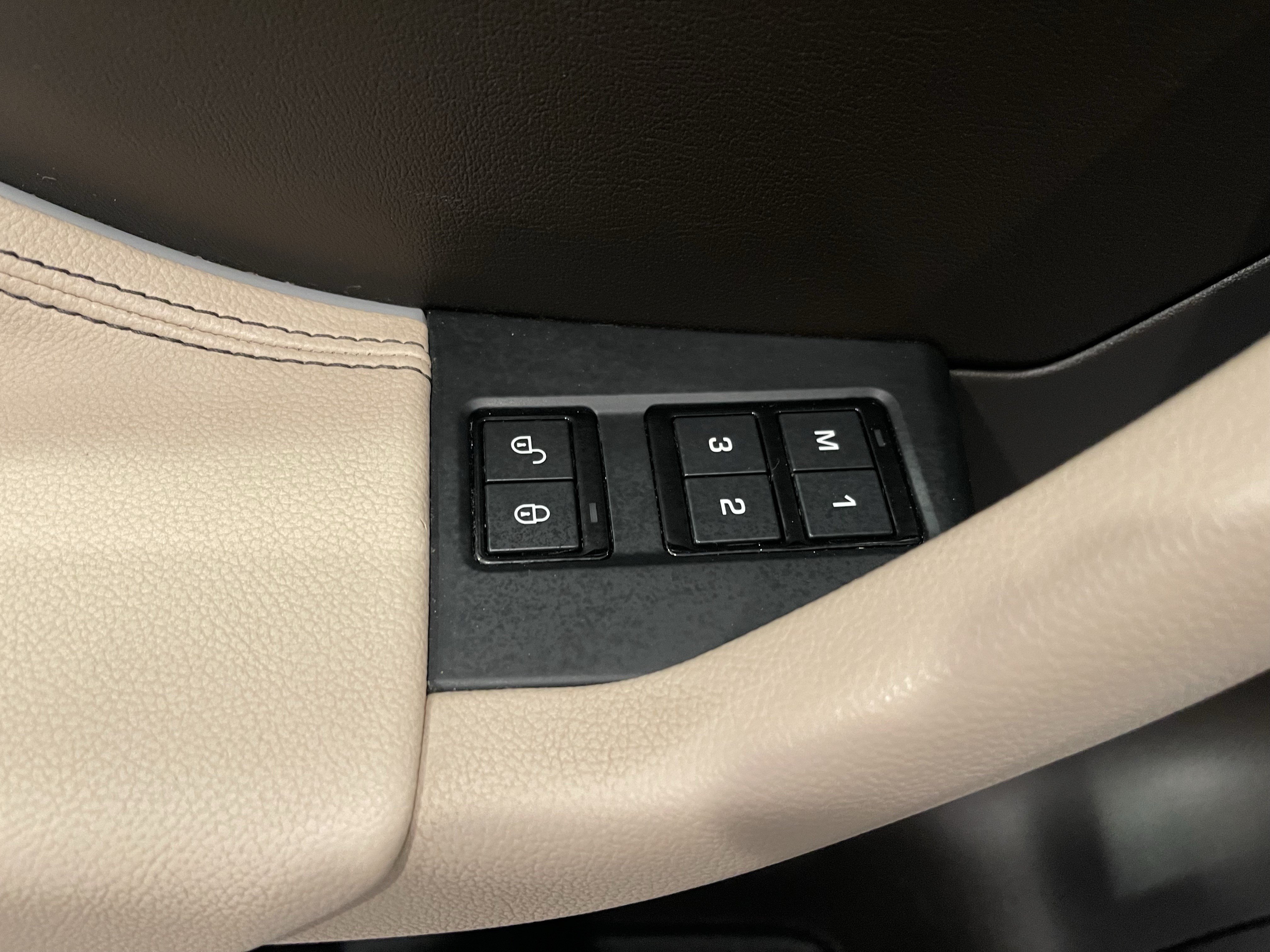 Used 2019 Jaguar F-PACE Prestige AWD/4WD image 11