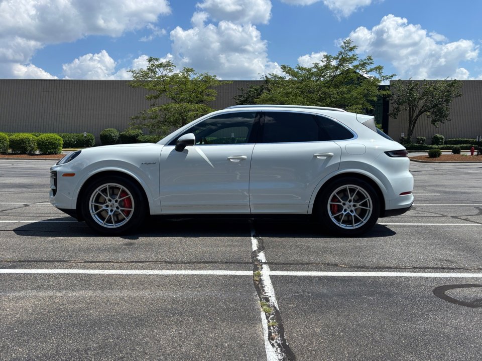 New 2025 Porsche Cayenne S image 2