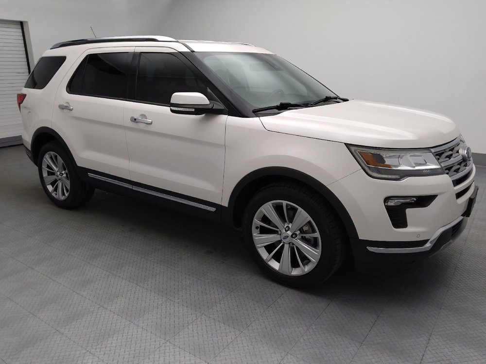 Used 2019 Ford Explorer Limited w/ Ford Safe & Smart Package FWD image 11