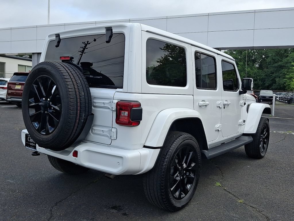 Used 2022 Jeep Wrangler Unlimited Sahara AWD/4WD image 9