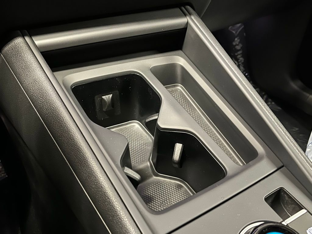 New 2025 Volkswagen Tiguan SE R-Line image 13