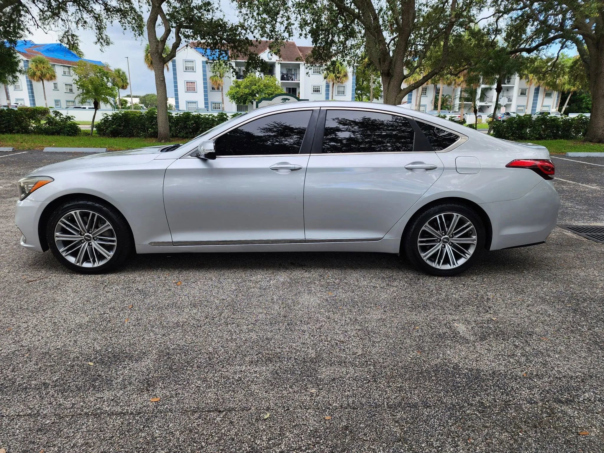 Used 2018 Genesis G80 3.8 image 10