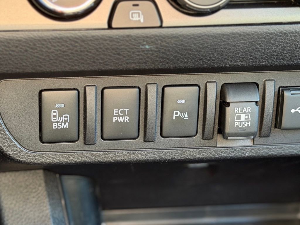 Used 2023 Toyota Tacoma TRD Sport w/ Technology Package image 12