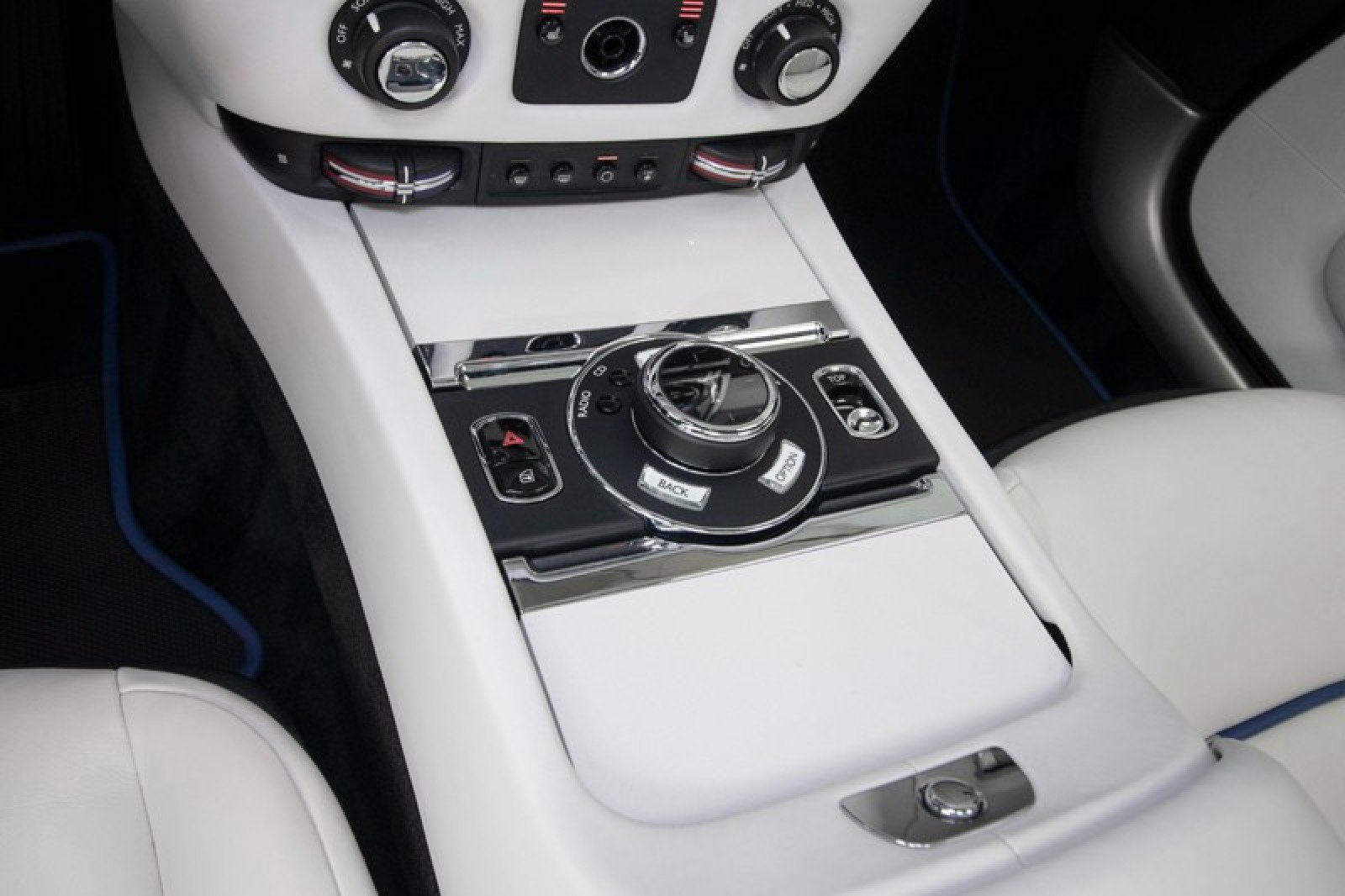 Used 2017 Rolls-Royce Dawn image 41