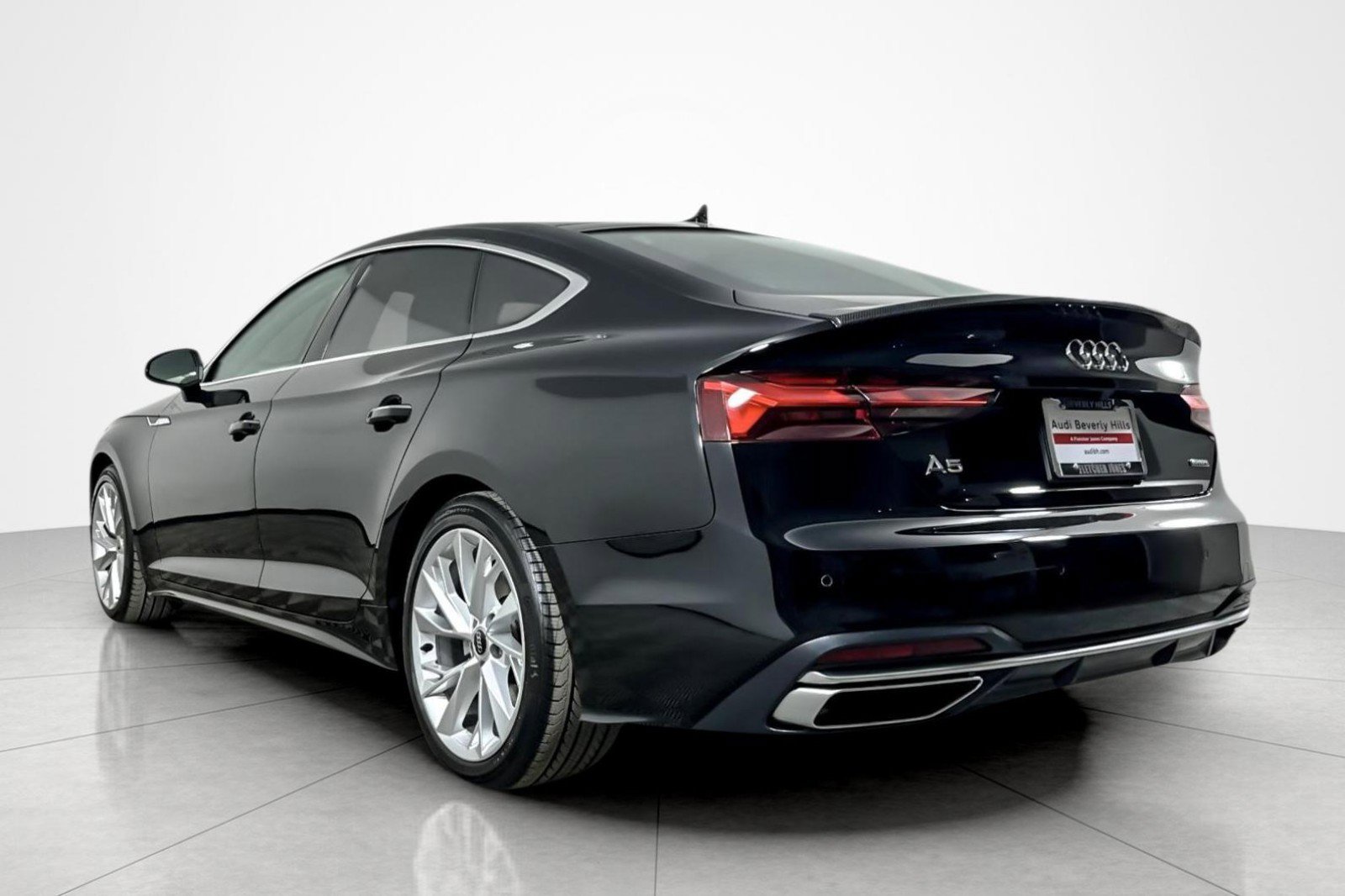 Used 2022 Audi A5 2.0T Premium image 3