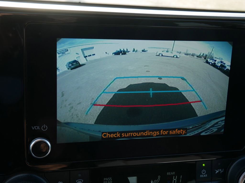 Used 2024 Toyota Highlander LE image 23