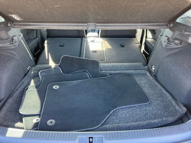 Used 2018 Volkswagen Golf S image 36