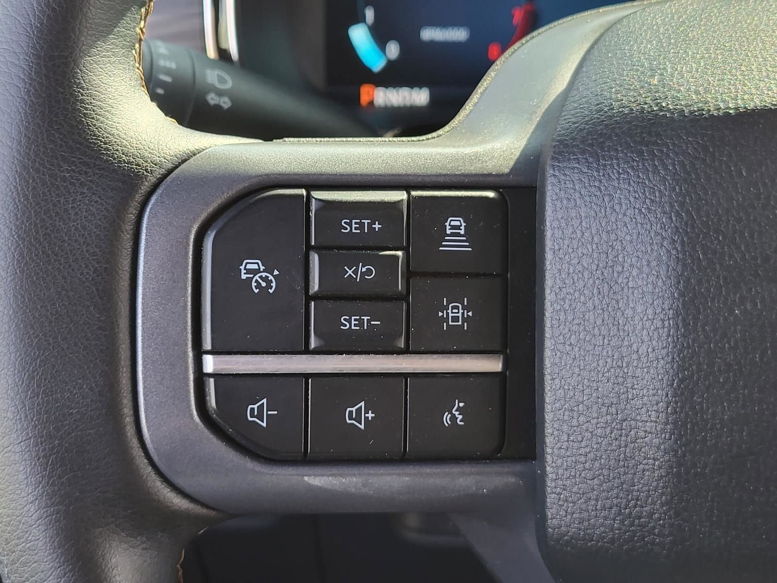 Used 2025 Ford F150 Lariat w/ Equipment Group 501A Mid image 32