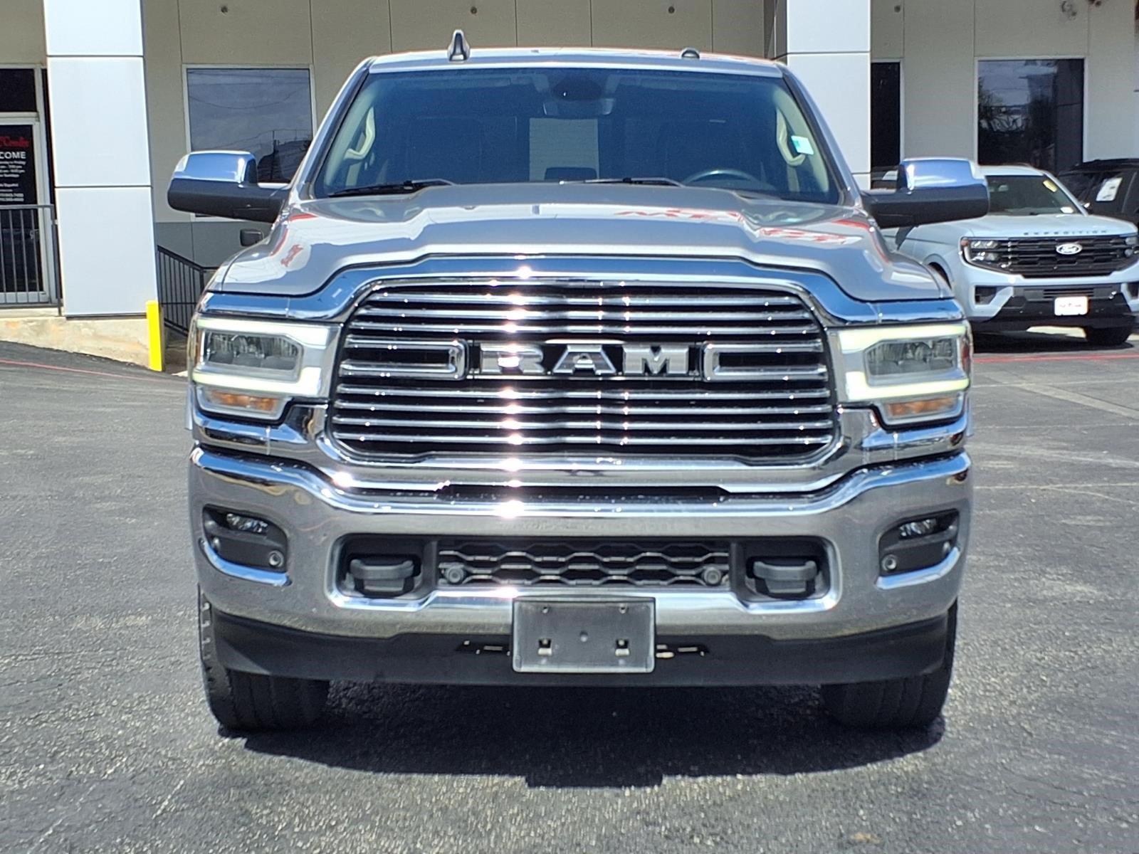 Used 2022 RAM 2500 Laramie AWD/4WD image 2