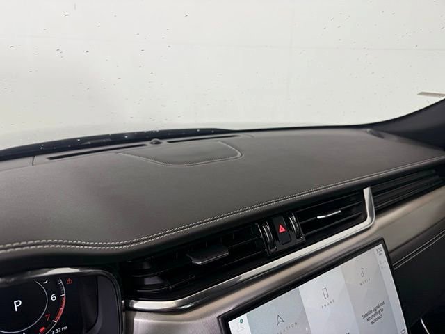 New 2025 Jaguar F-PACE R-Dynamic S image 31