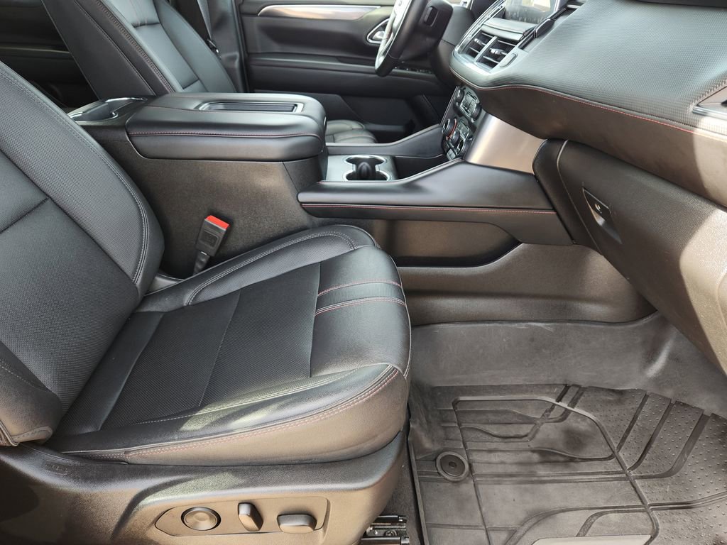 Used 2024 Chevrolet Suburban RST w/ Luxury Package image 20