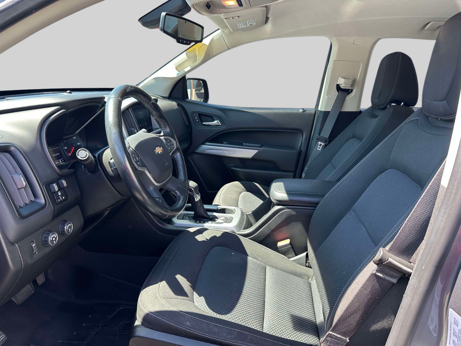 Used 2022 Chevrolet Colorado LT w/ LT Convenience Package AWD/4WD image 15
