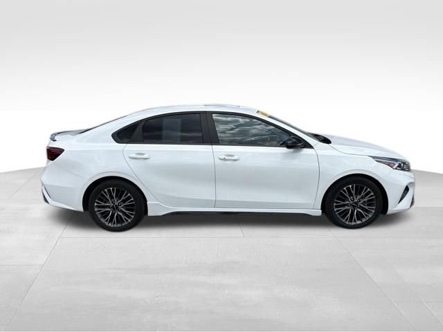 Used 2024 Kia Forte GT-Line w/ GT-Line Premium Package FWD image 9