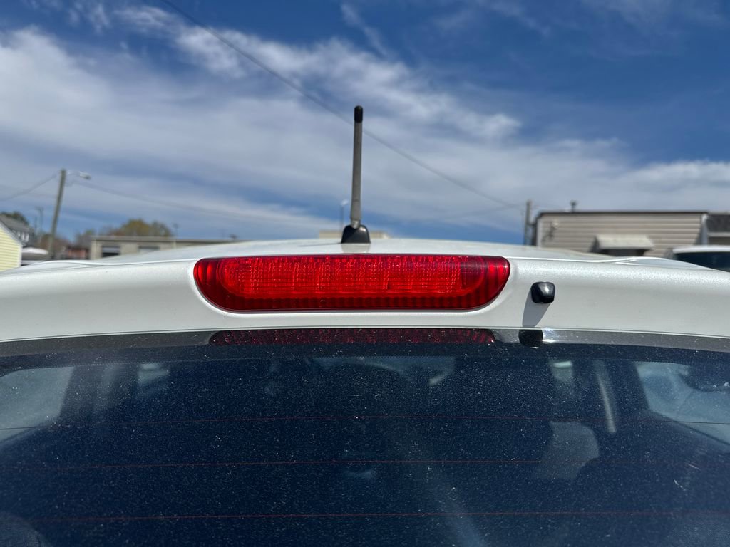 Used 2014 Nissan Juke S image 29