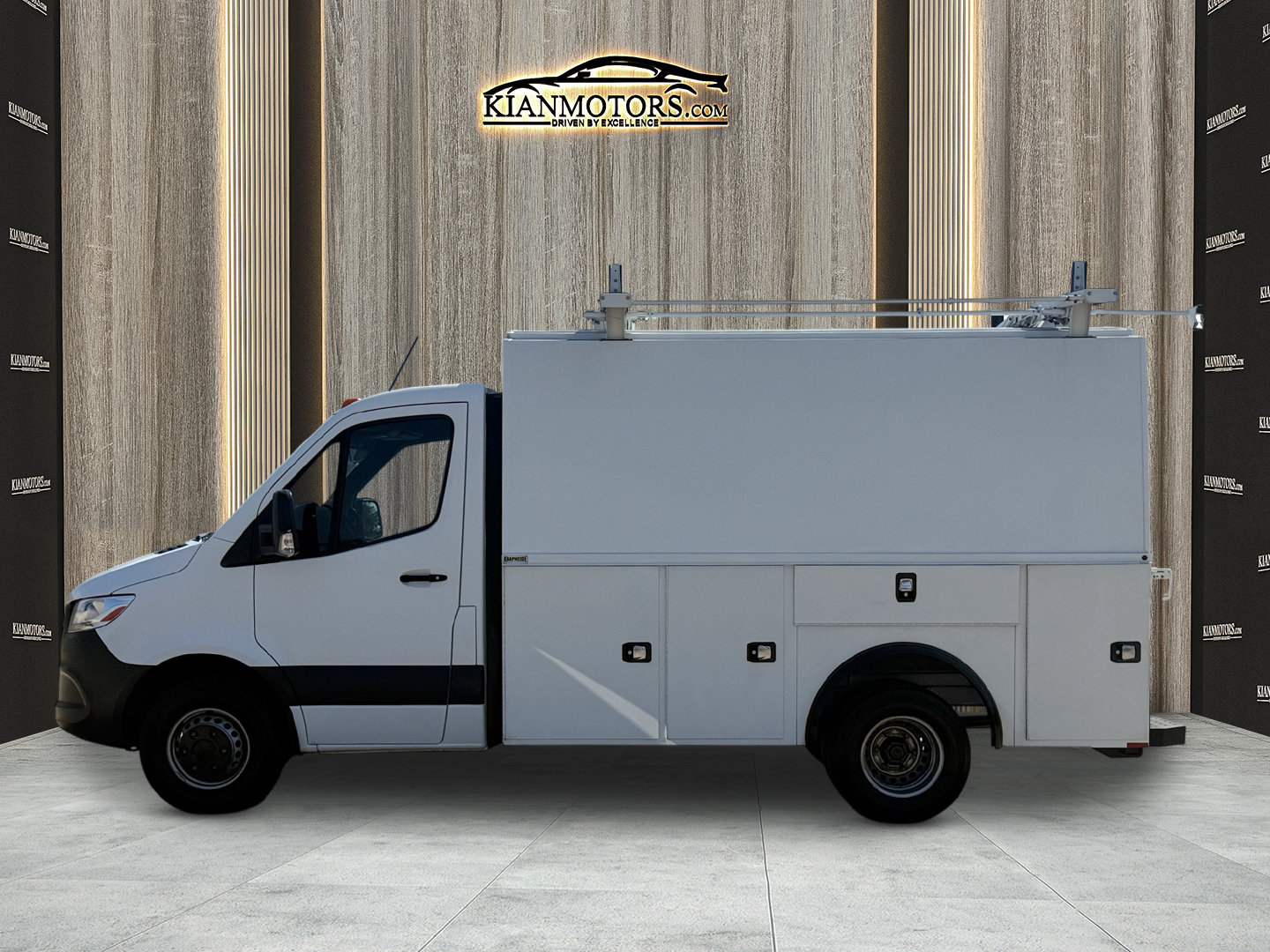 Used 2020 Mercedes-Benz Sprinter 3500 w/ Premium Package image 6