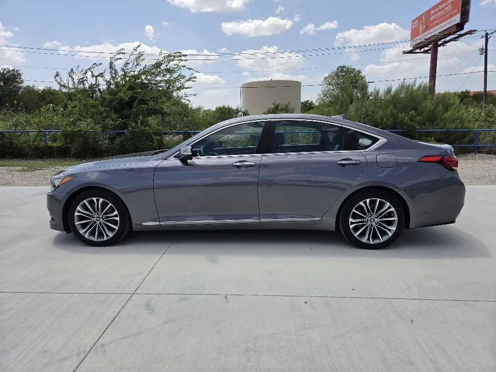 Used 2016 Hyundai Genesis 3.8 RWD image 9