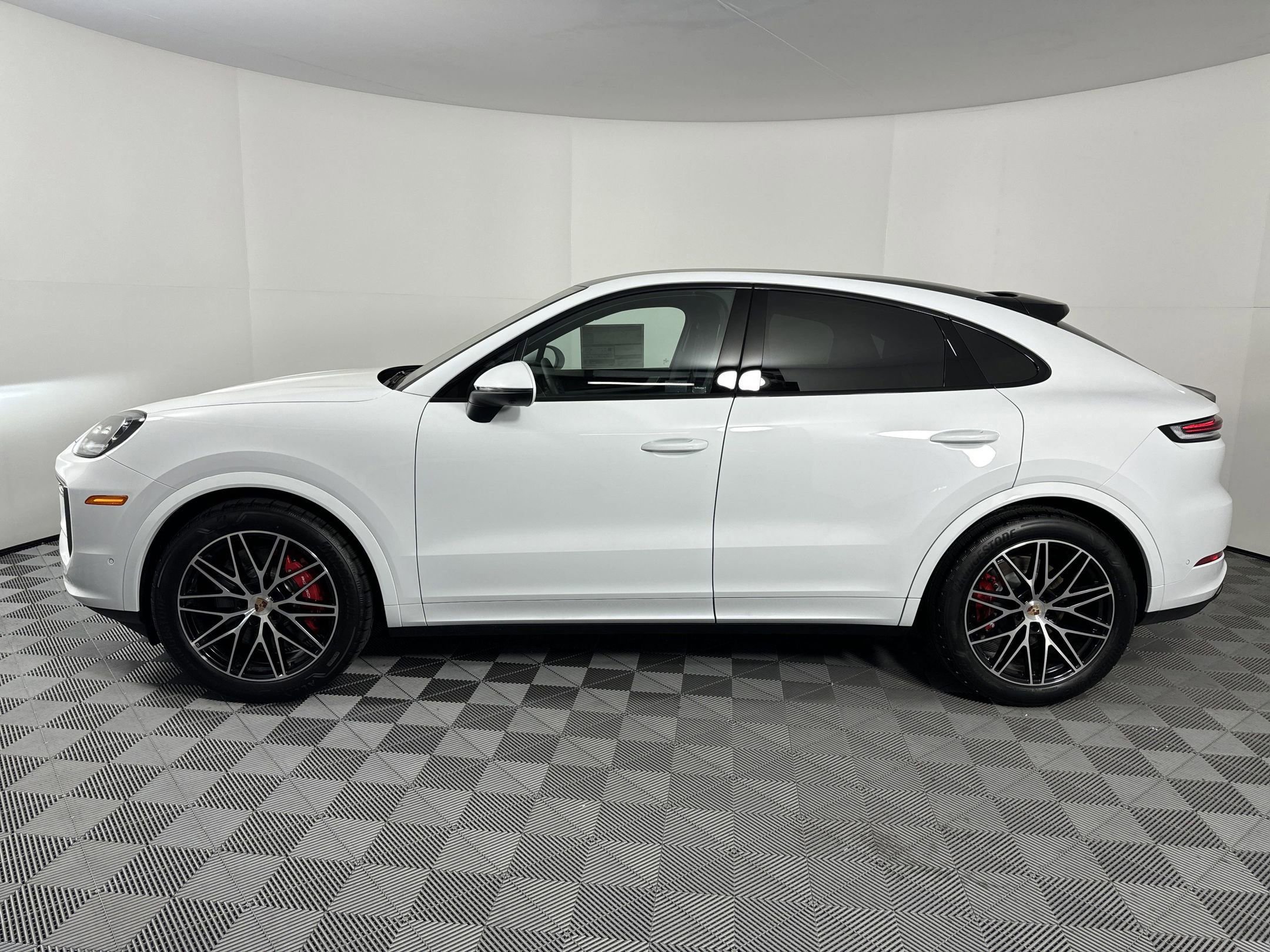 Certified 2025 Porsche Cayenne S image 2
