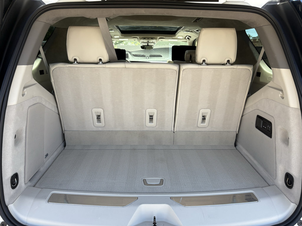 Used 2023 Cadillac Escalade Sport Platinum w/ LPO, ONYX Package AWD/4WD image 7