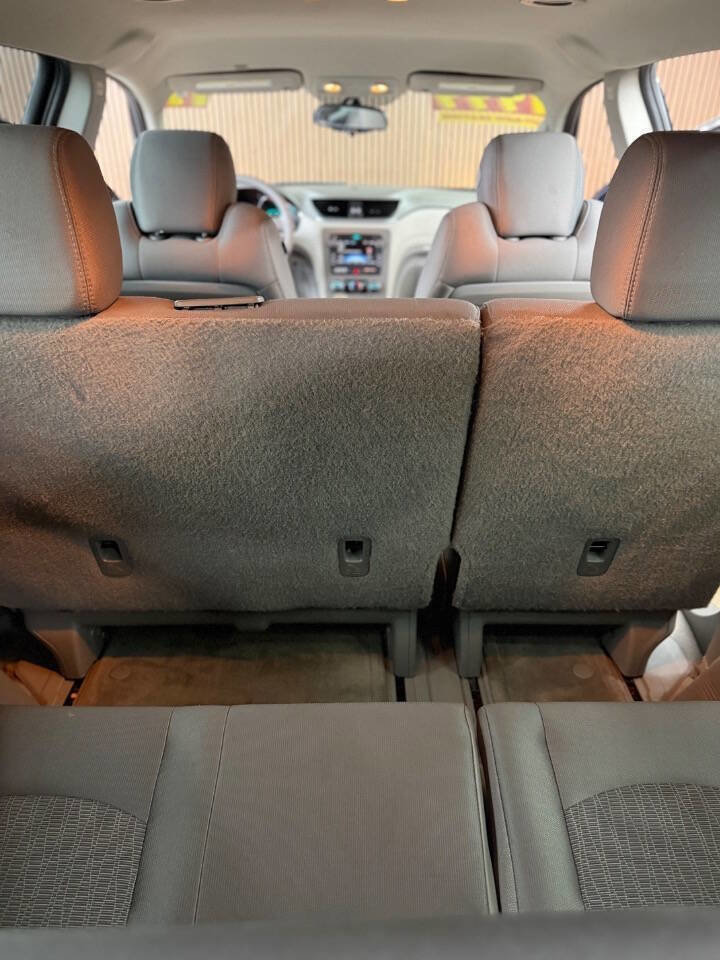 Used 2017 Chevrolet Traverse LS FWD image 10