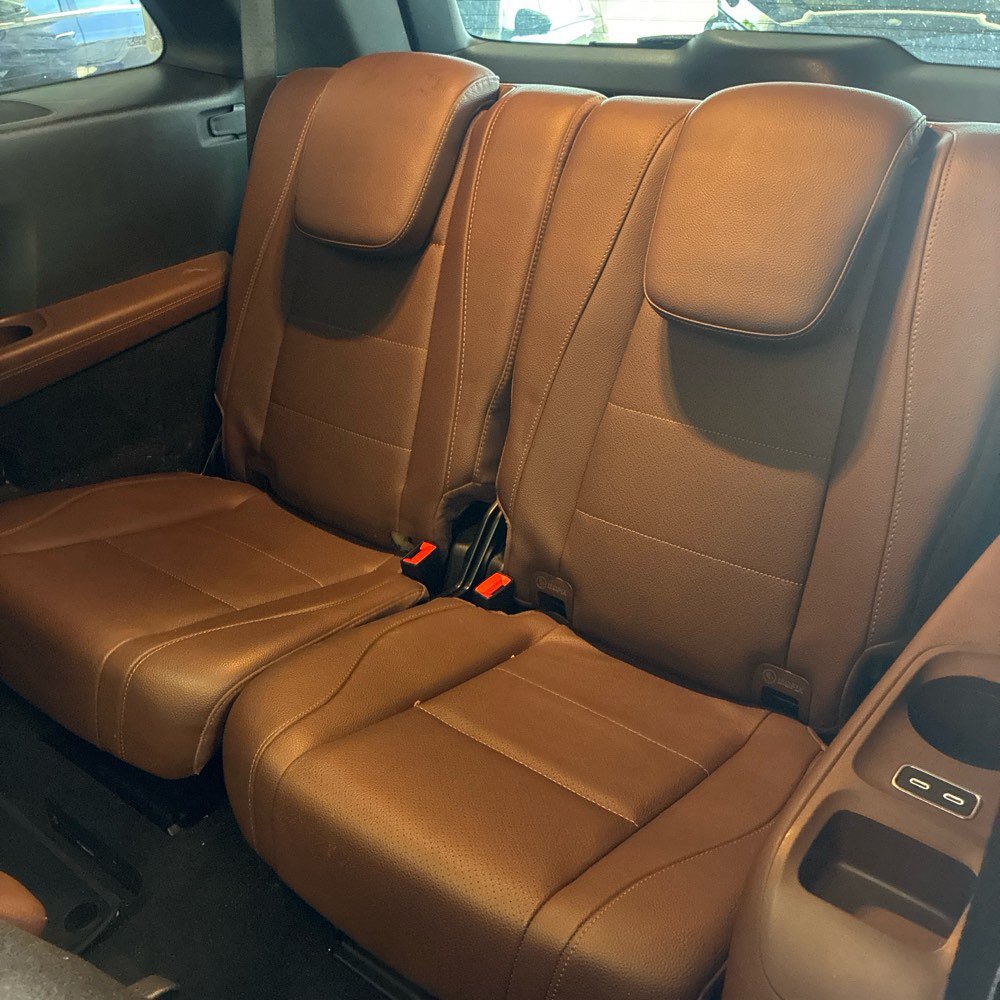 Used 2024 Mercedes-Benz GLS 450 4MATIC w/ AMG Line Exterior image 15