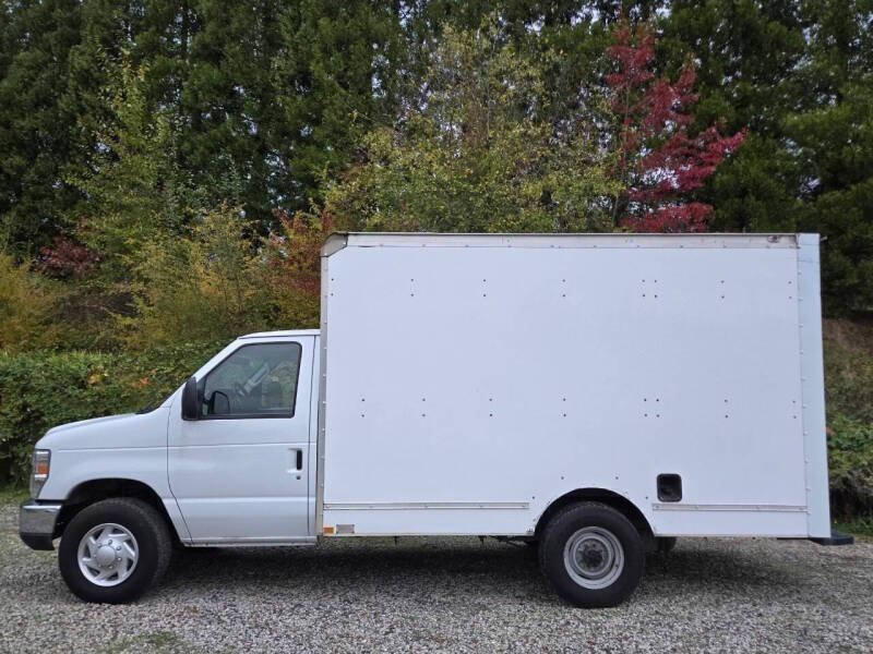 Used 2015 Ford E-350 and Econoline 350 Super Duty w/ Power Windows & Locks Group RWD image 8
