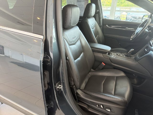 Certified 2020 Cadillac XT5 Premium Luxury w/ LPO, Floor Liner Package FWD image 19
