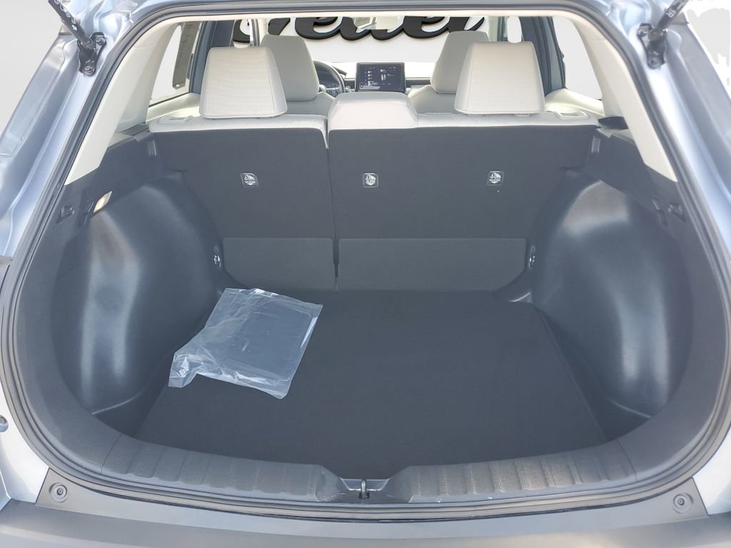 Certified 2025 Toyota Corolla Cross LE image 12