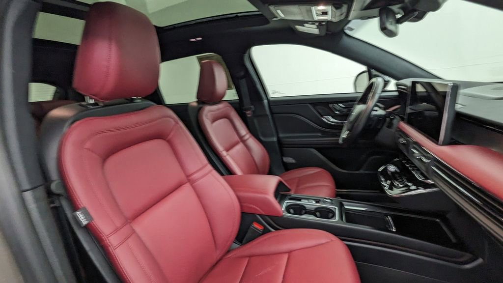 Used 2025 Lincoln Corsair Grand Touring w/ Towing Package image 39