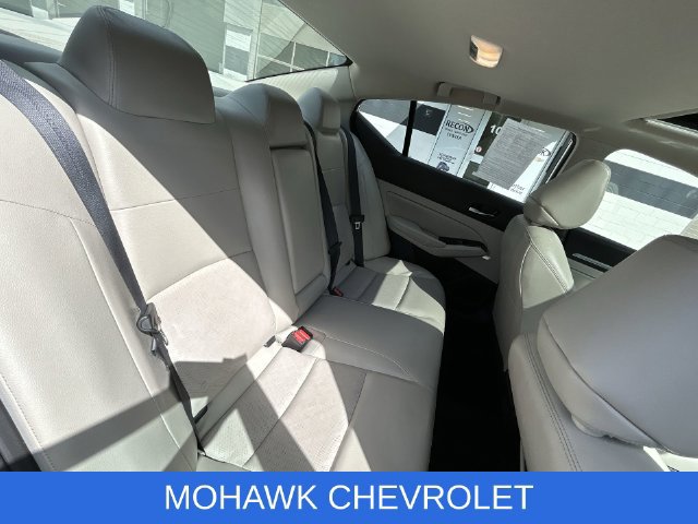 Used 2024 Nissan Altima 2.5 SL FWD image 28