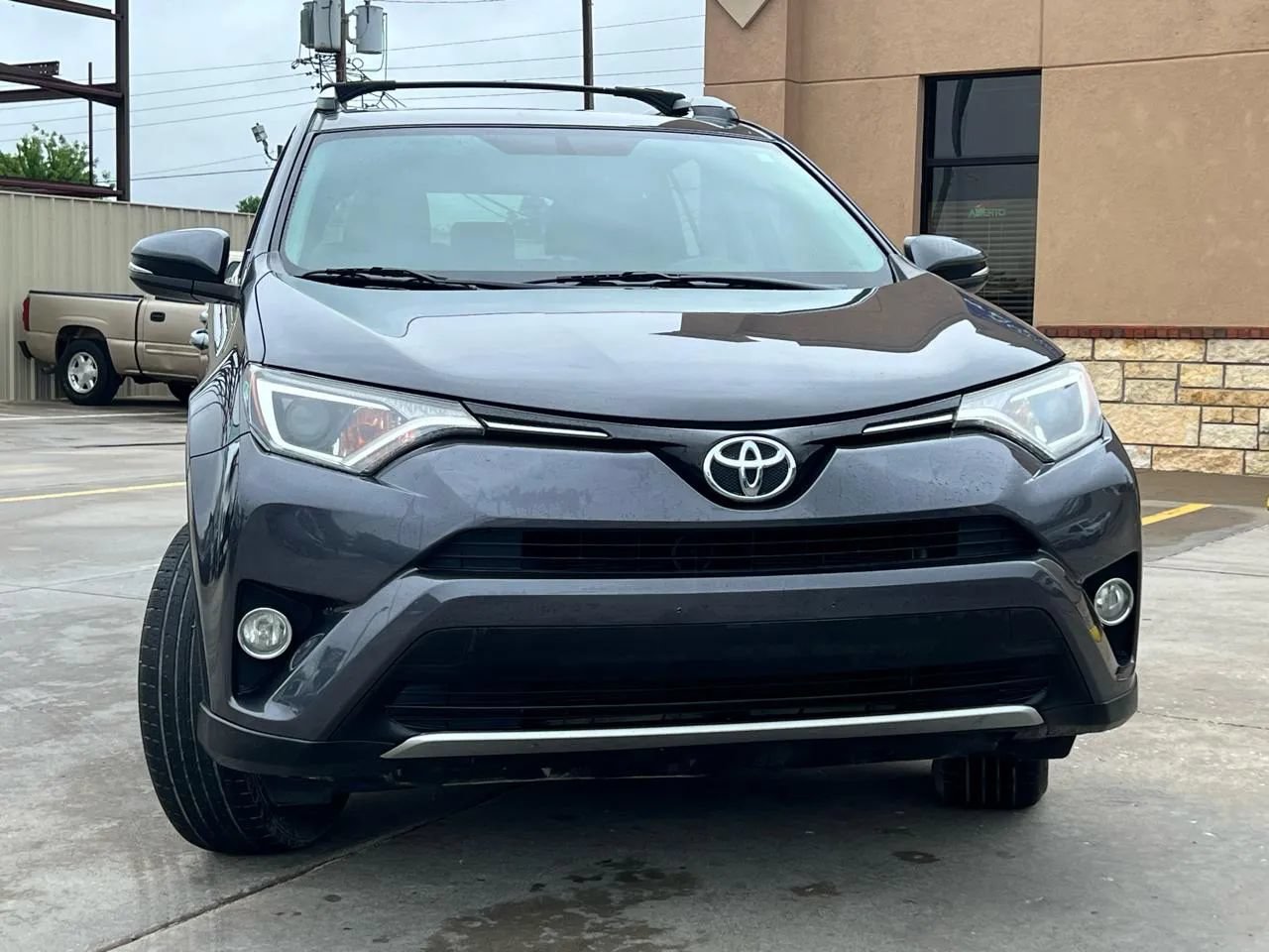 Used 2016 Toyota RAV4 XLE FWD image 2