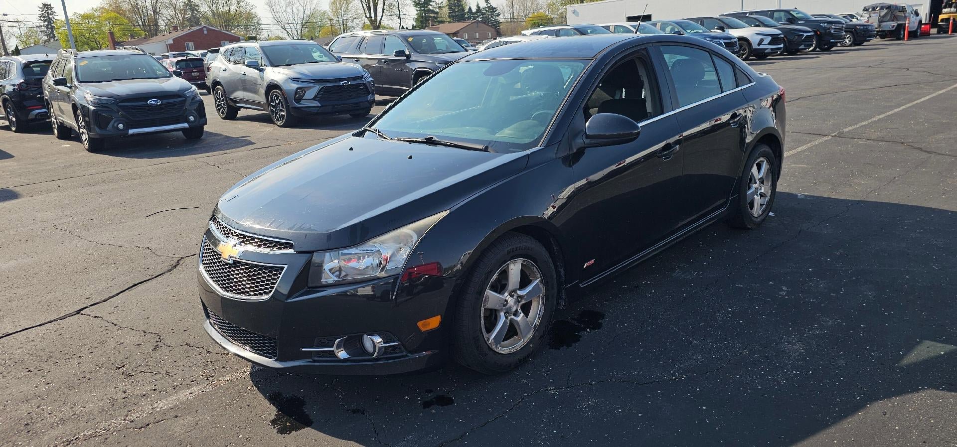 Used 2013 Chevrolet Cruze LT w/ RS Package FWD image 3