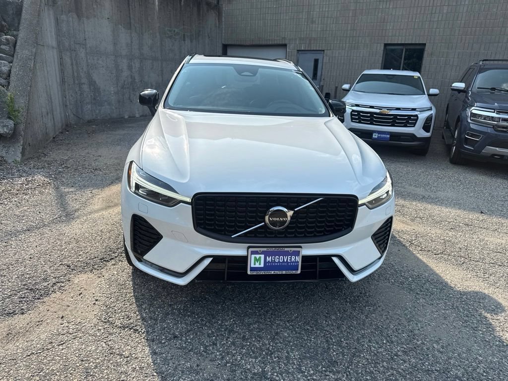 Used 2024 Volvo XC60 B5 Plus w/ Protection Package Premier AWD/4WD image 10