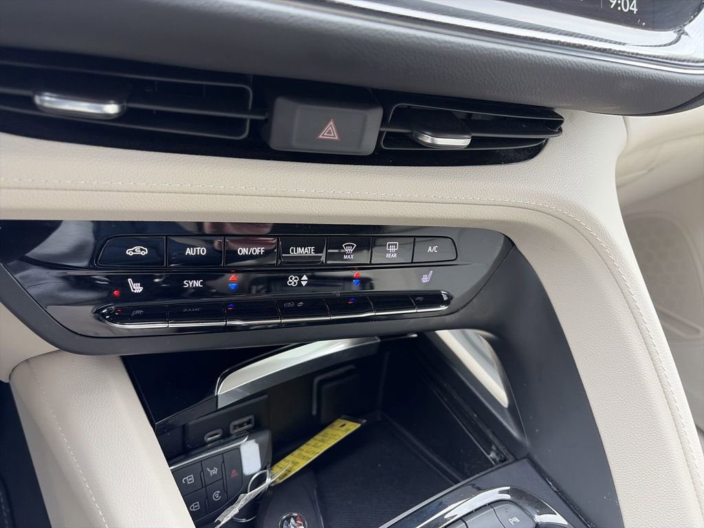 Used 2023 Buick Envision Preferred image 18